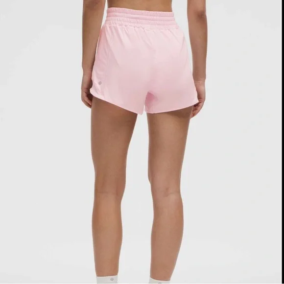 Lululemon🍋 High Rise Pink Organza Hotty Hot Shorts Size 8 NWT 4” Inseam - Picture 5 of 12